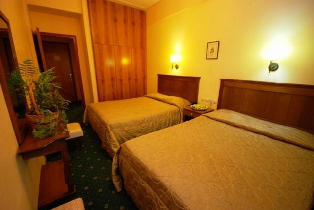 Hotel Elvetia Karpenísion Chambre photo