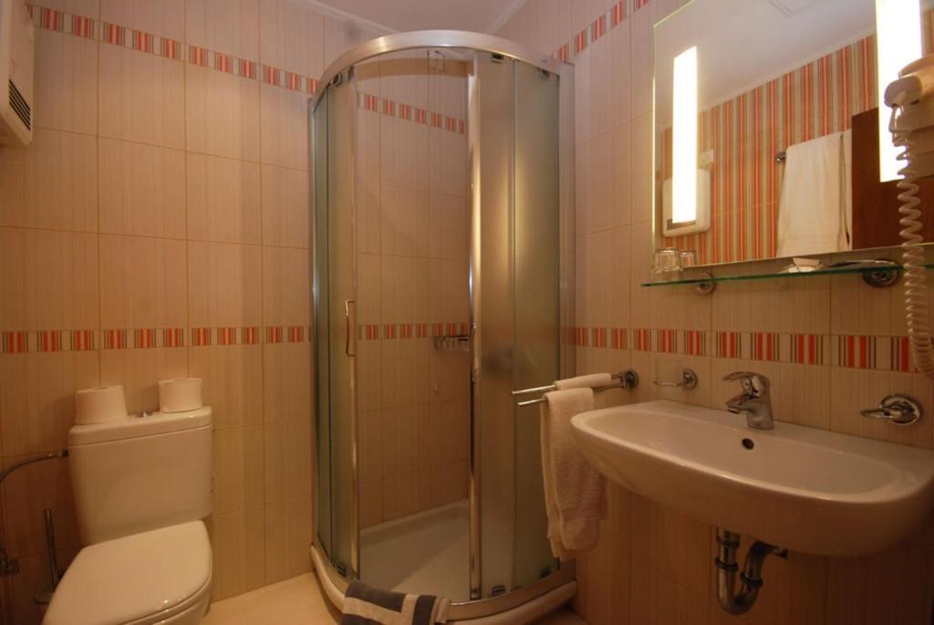 Hotel Elvetia Karpenísion Chambre photo